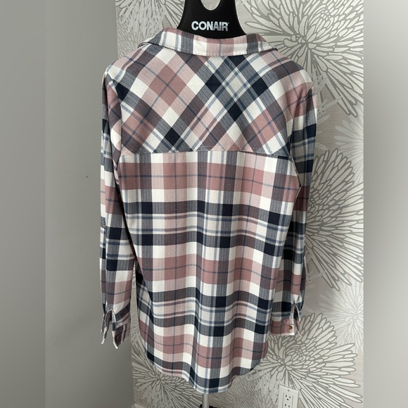 High low button down shirt. Size extra large - Picture 2 of 2